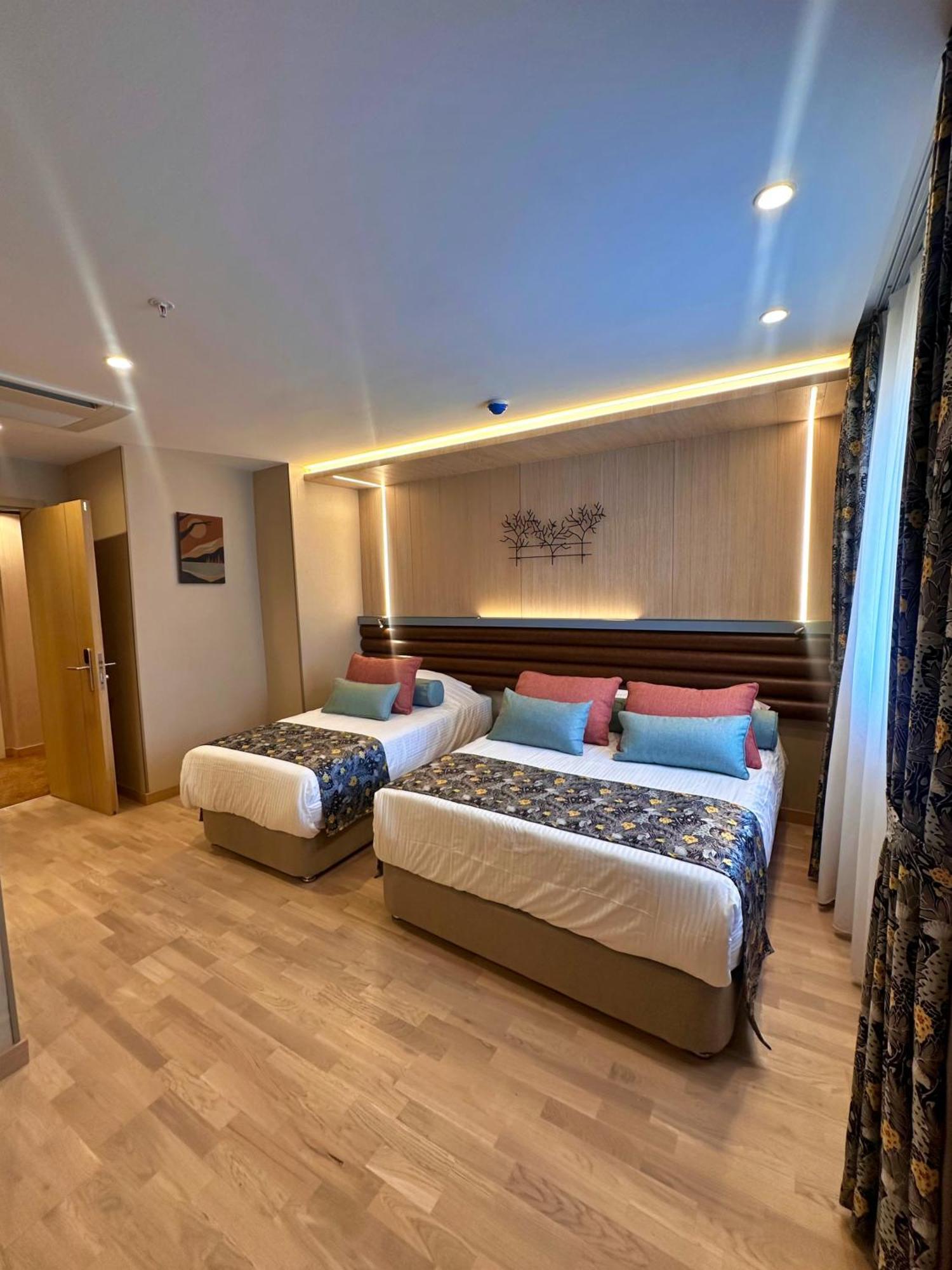 Sapphire Hotel